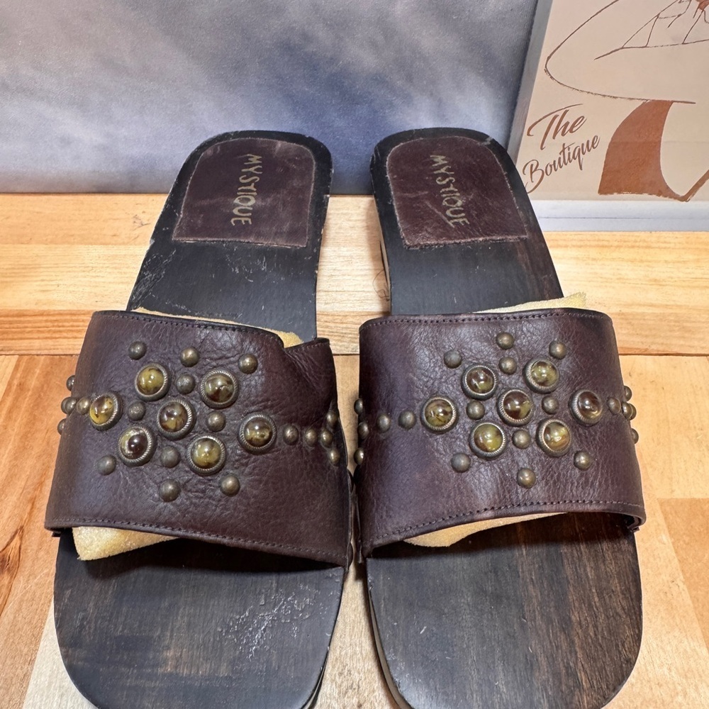 Mystique Brown Beaded Slide Sandals size 6 new no box  fit more like a 5.5​